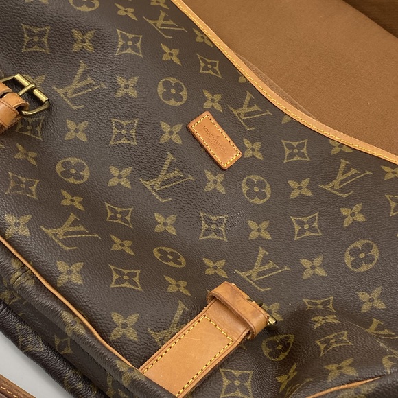 LOUIS VUITTON Saumur 43 Shoulder Bag - Picture 10 of 16
